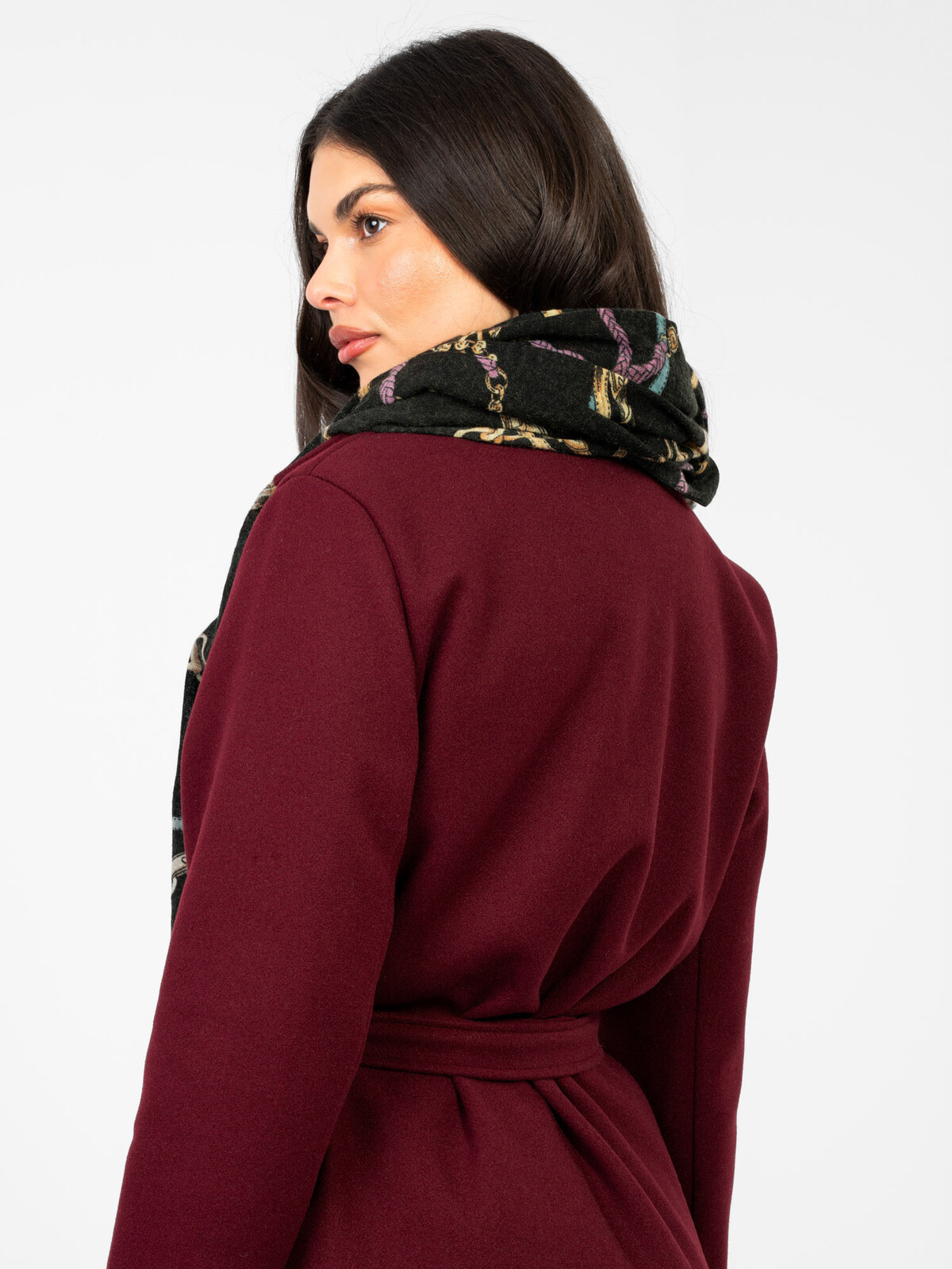 Čierna dámska šatka s potlačou