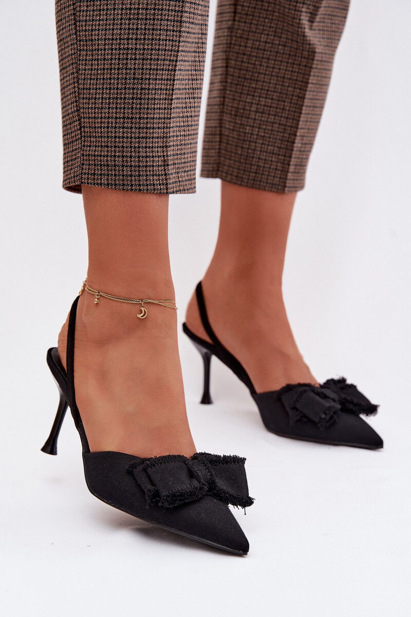 Dámske sandále na podpätku s mašľou čierne