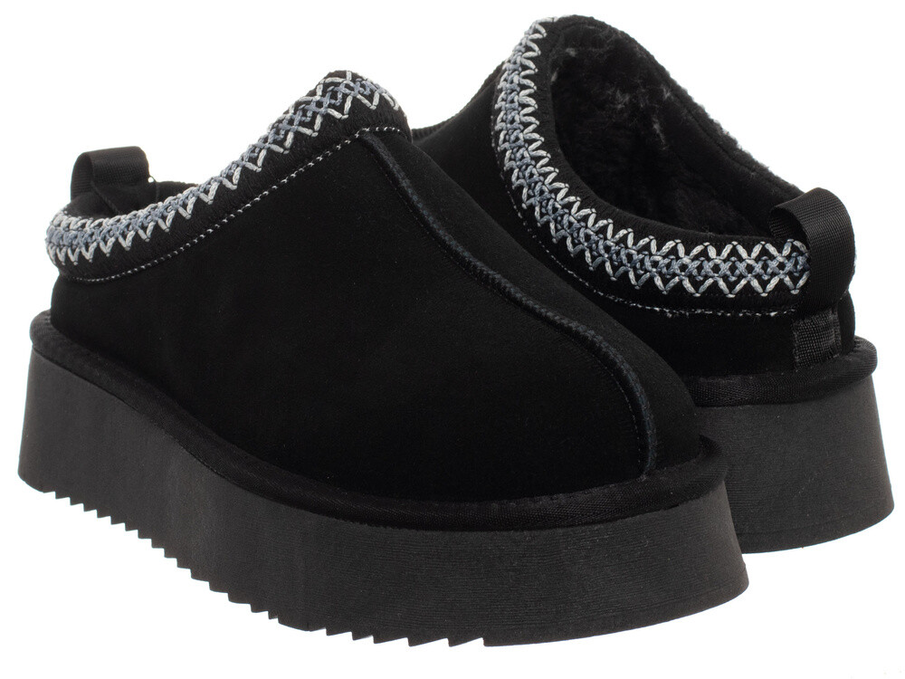 Čierne kožušinové šľapky SOLO SOPRANI COUTURE