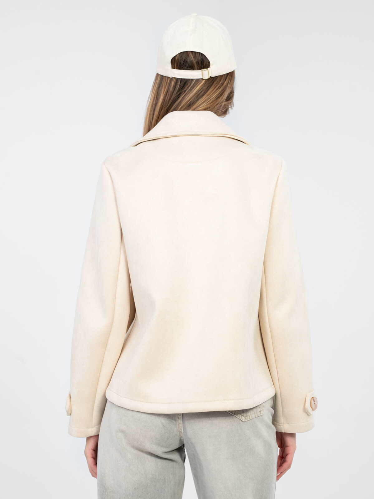 Ľahký béžový zamatový kabát