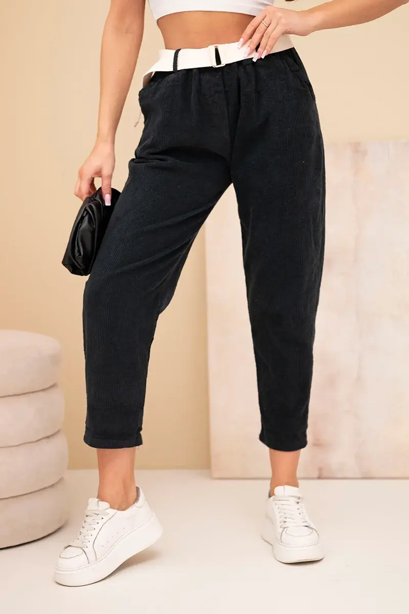 Dámske menčestrové nohavice s opaskom čierne