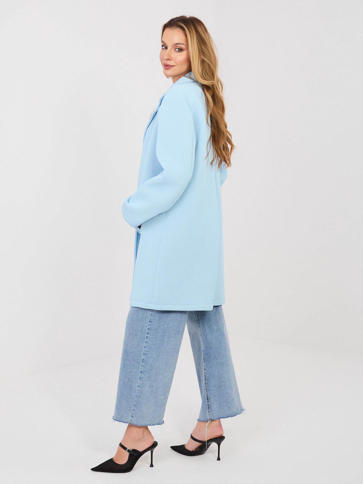 Pastelový modrý kabát na gombíky