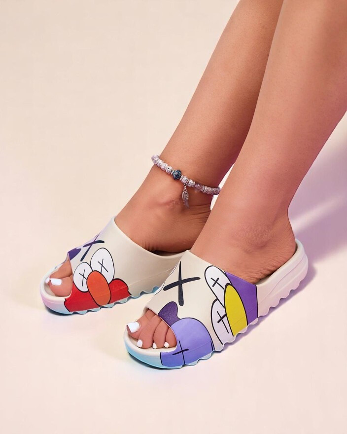 Krémové žabky s potlačou Pfizz