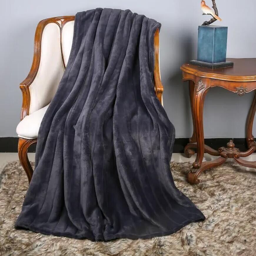 Deka Claudi 70x140 cm Čierna