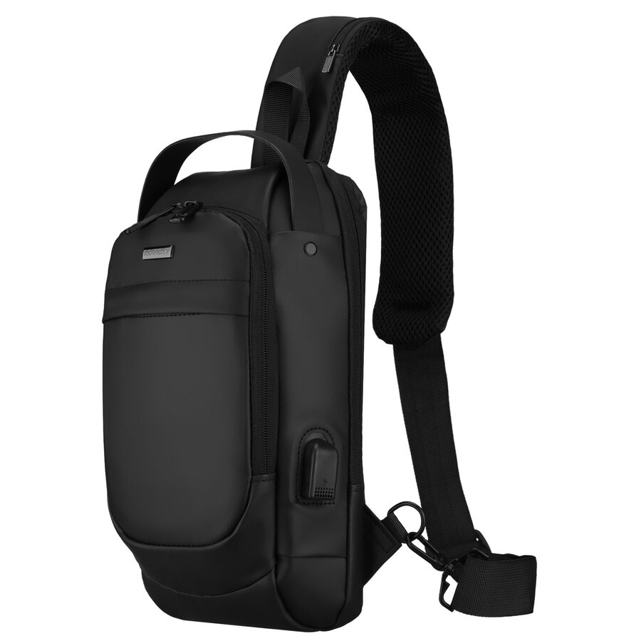 Czarna, pojemna saszetka męska na ramię wykonana ze skóry ekologicznej, wyposażona w port USB - Rovicky