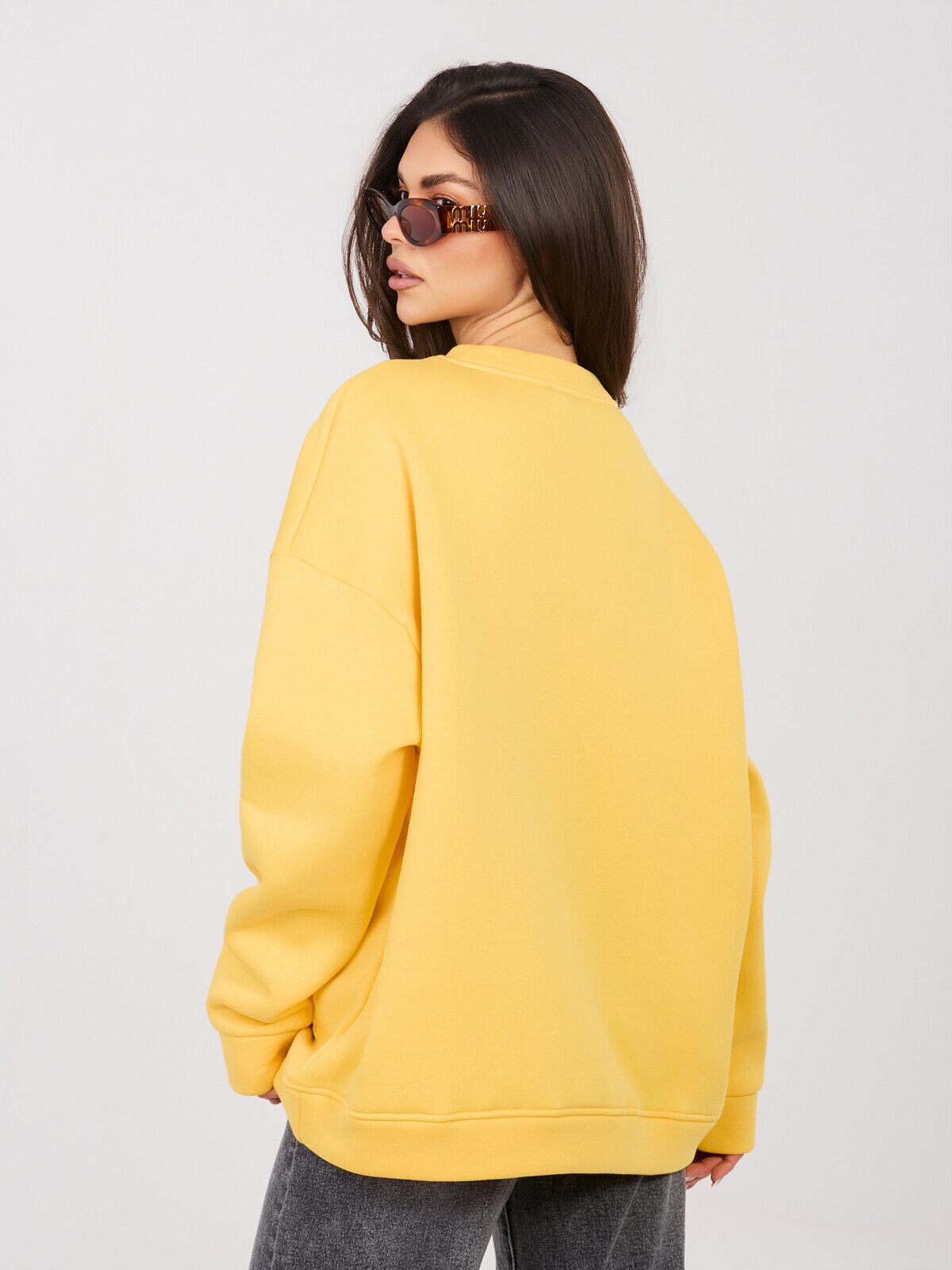 Žltá oversize mikina s nášivkou