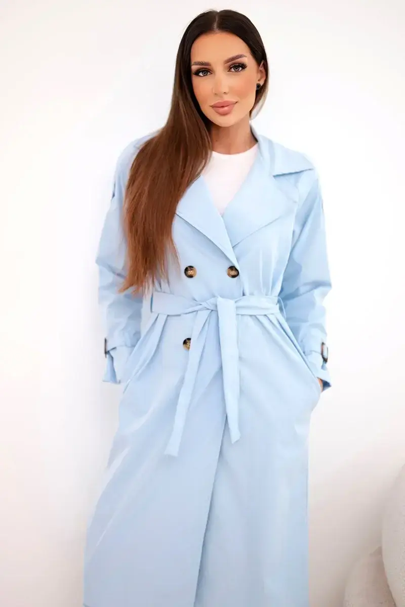 Dámsky kabát s opaskom a golierom modrý