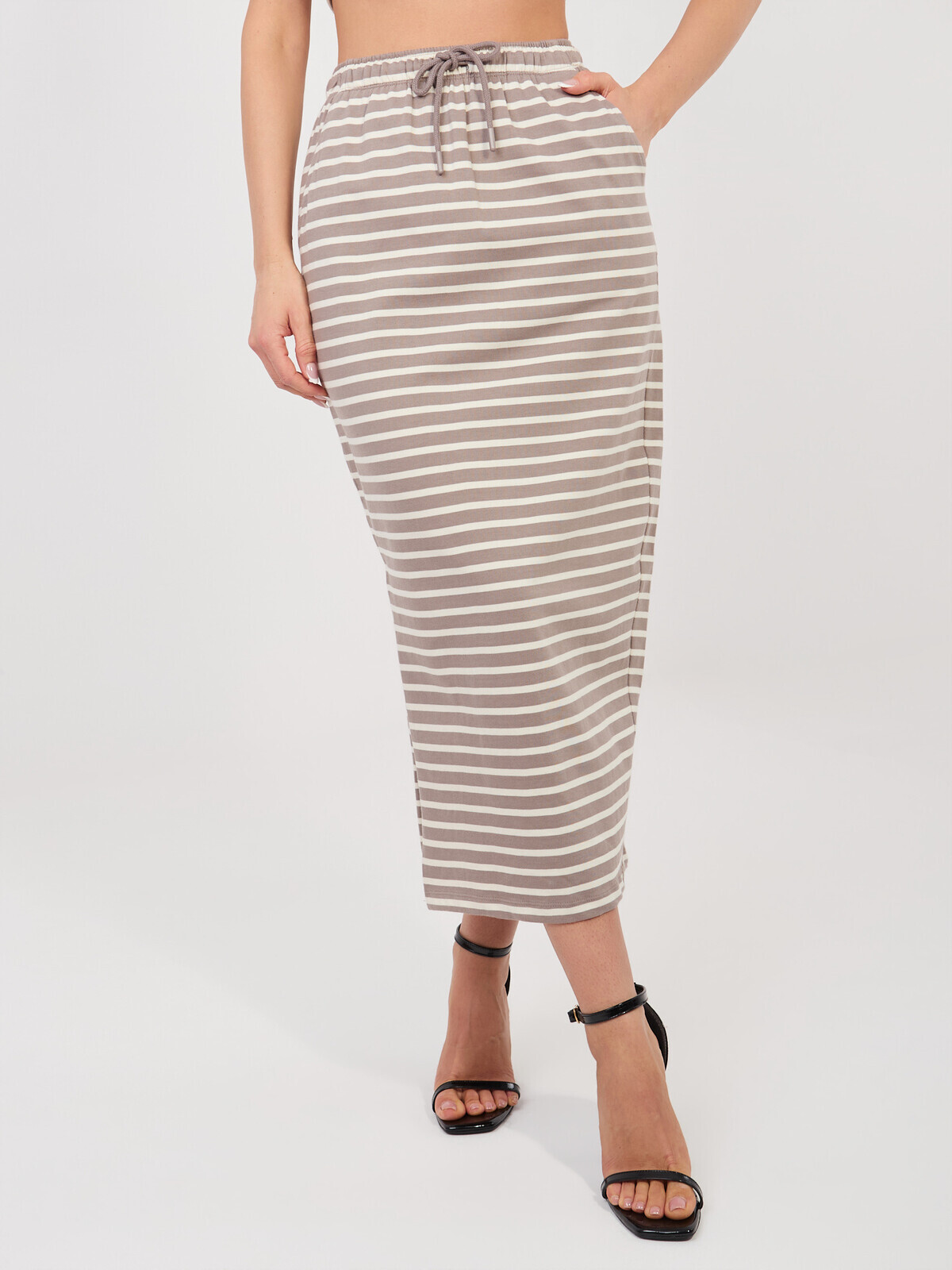 Midi sukňa z hrubej bavlny v tmavobéžovej farbe