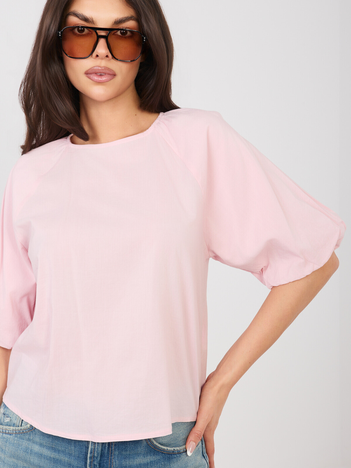 Pastelová ružová dámska blúzka s bufnatým rukávom