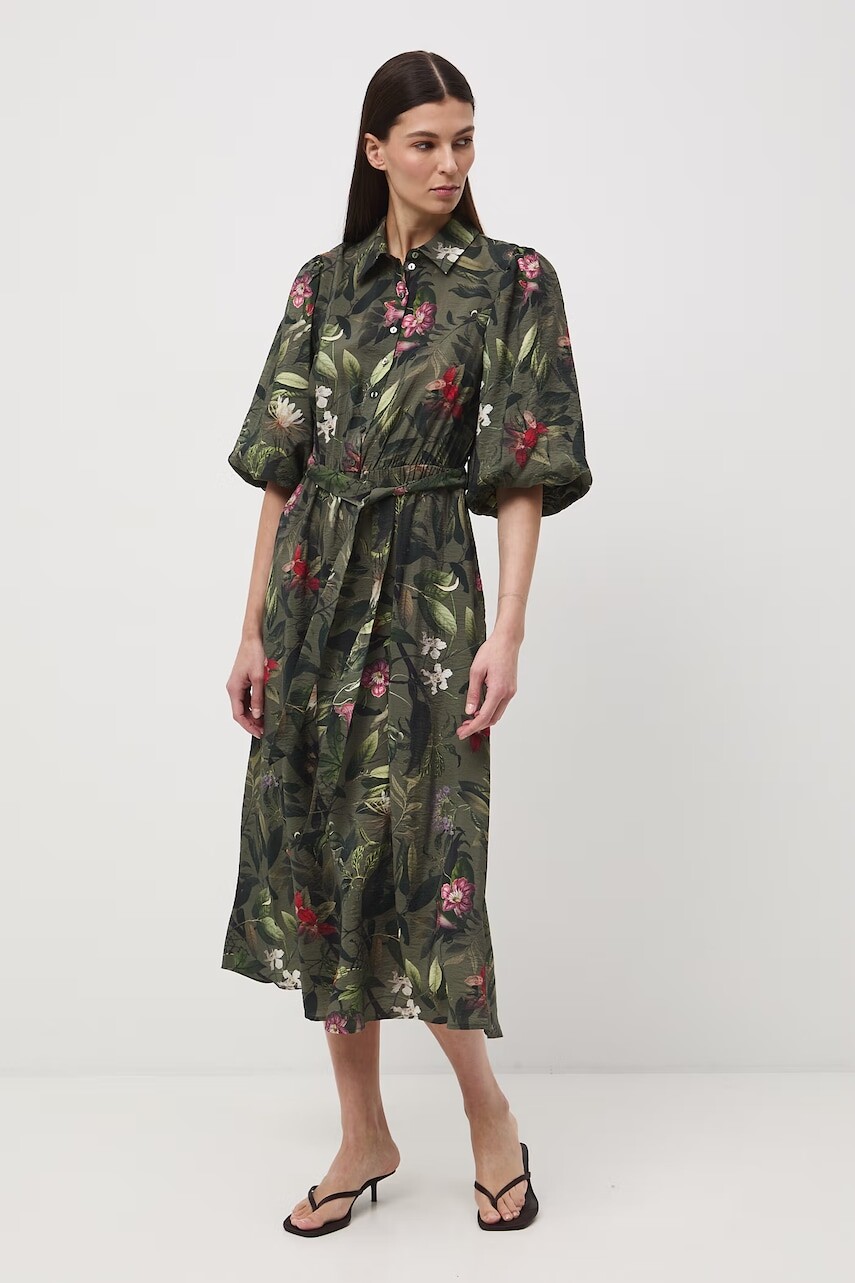 Medicine šaty s rozšíreným strihom