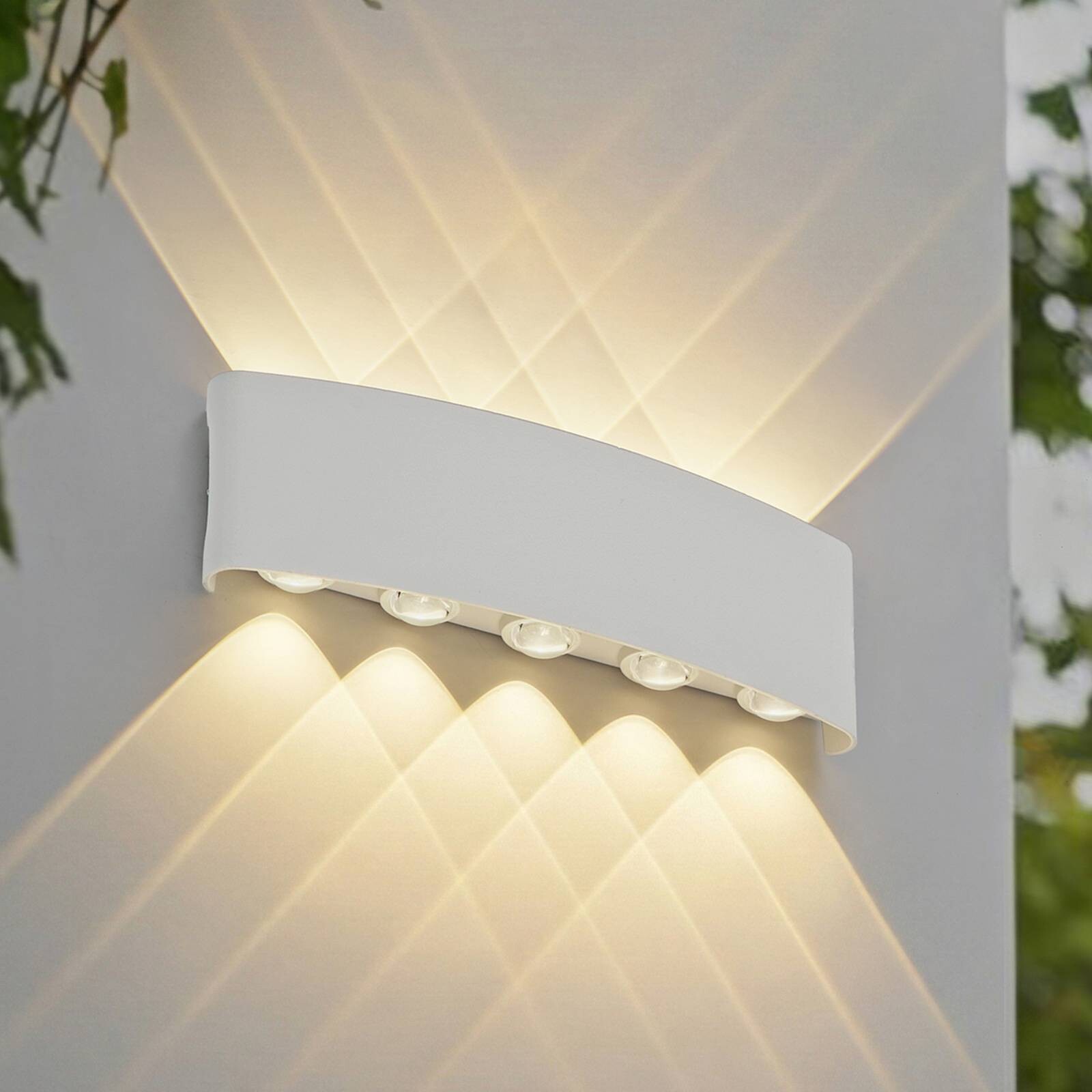 Lindby LED vonkajšie nástenné svietidlo Ithan, 5-pl., biele, 27 cm