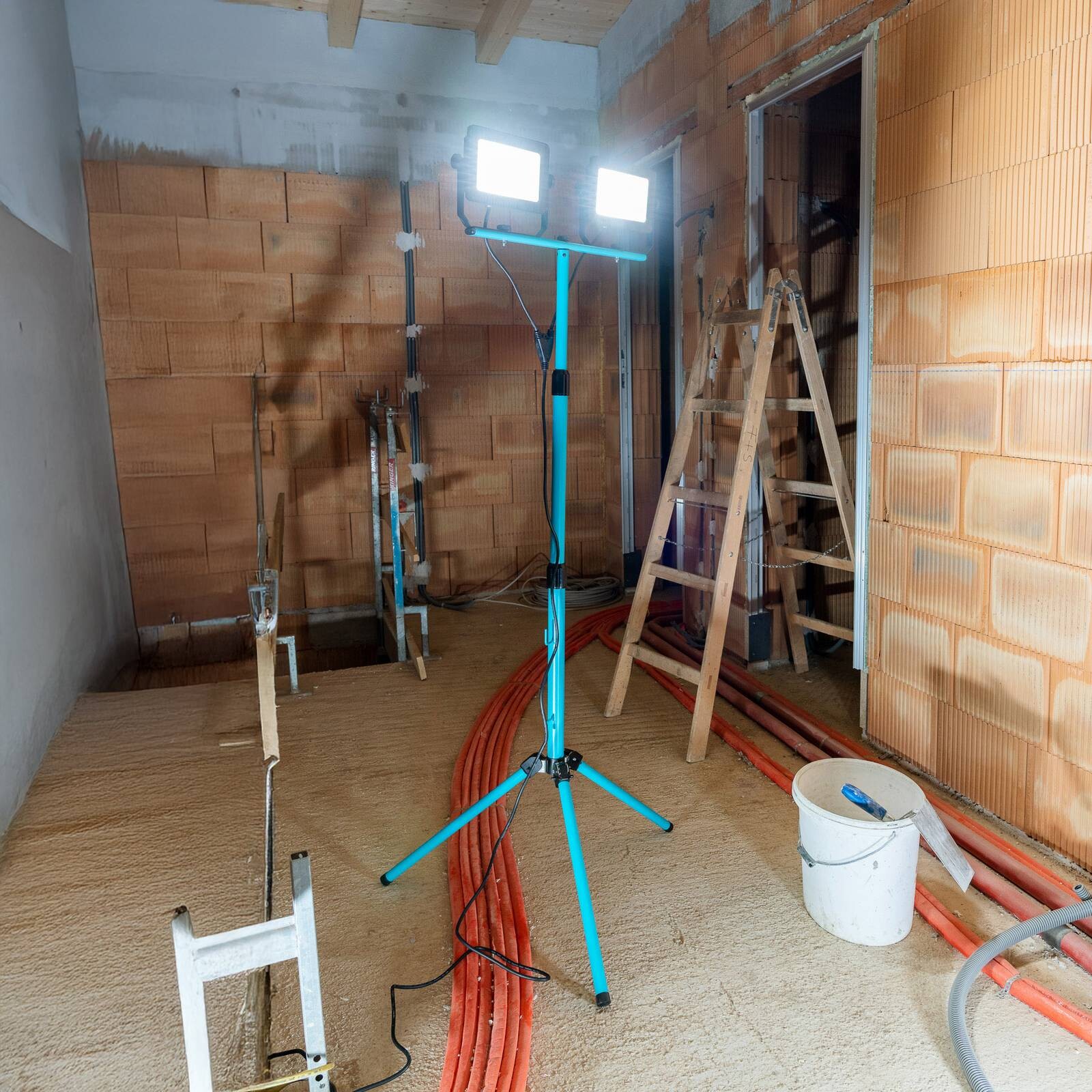 LED reflektor vonkajší Avelar, čierny/tyrkysový, výška 193 cm, kov