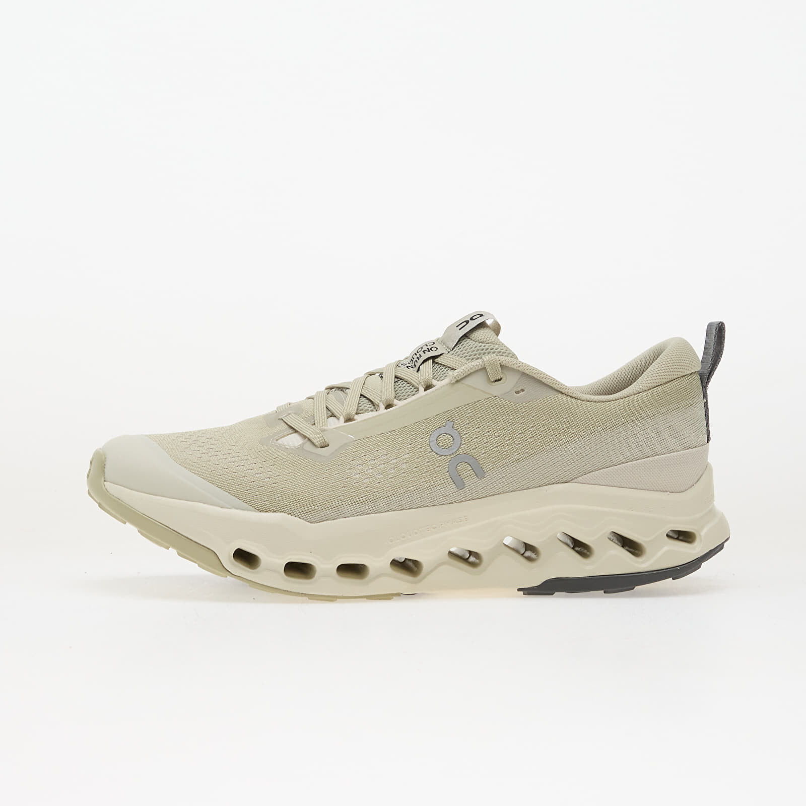 Tenisky On M Cloudsurfer Trail 2 Chalk/ Ghost EUR 45