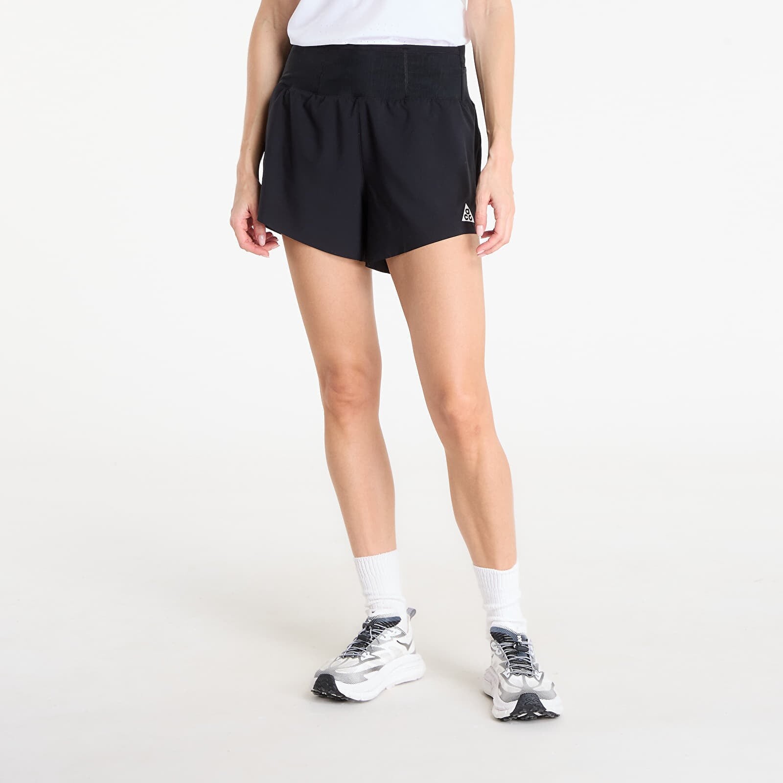 Šortky Nike ACG Women's Dri-FIT Mid-Rise Brief-Lined Trail Running Shorts Black/ Black/ Summit White XS