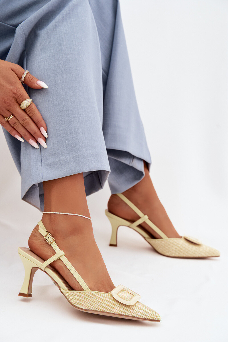 Dámske vysoké sandále s ozdobným prvkom žlté