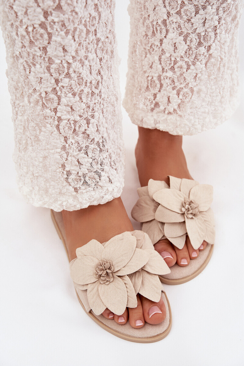 Dámske šľapky s dekoratívnymi kvetmi Elzoria