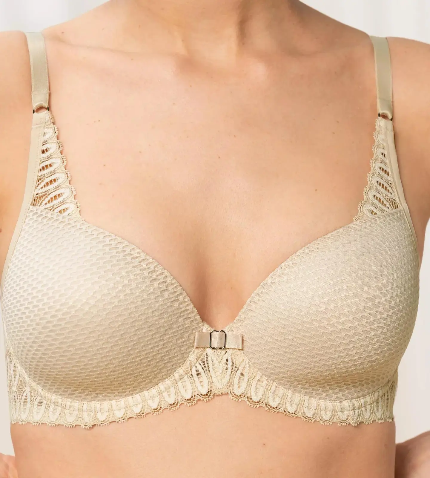 Dámska podprsenka Aura Spotlight WHP krémová - Triumph CREAMY DREAM 90A