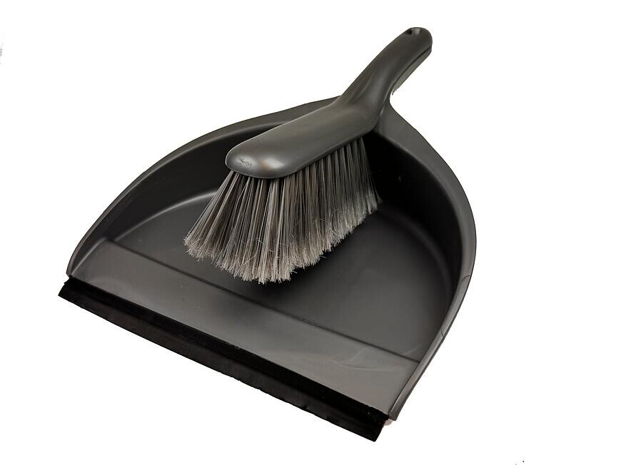 Smeták s lopatkou na smeti