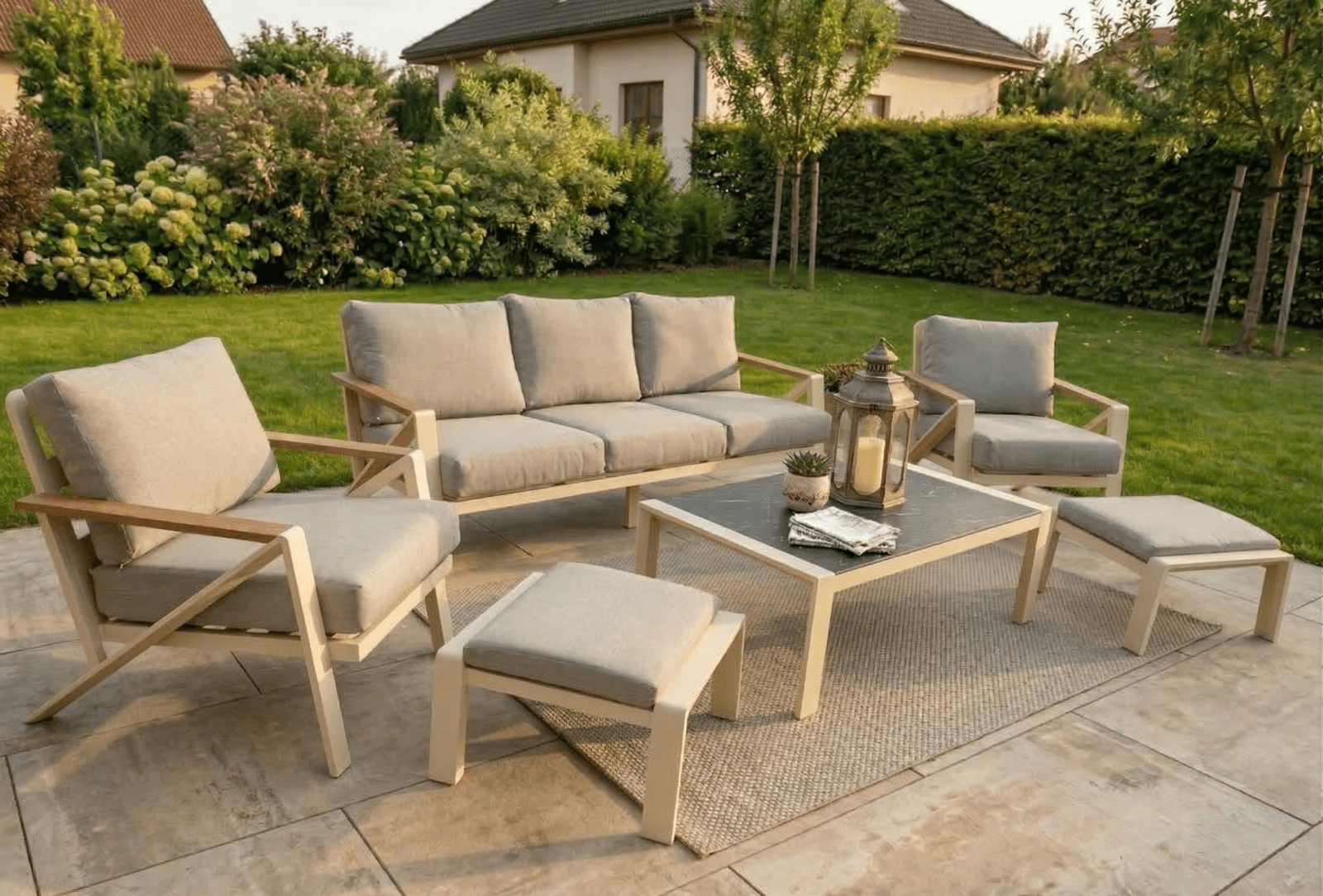 Sada zahradního nábytku pro 5 osob Houseland Aria bílá/šedá