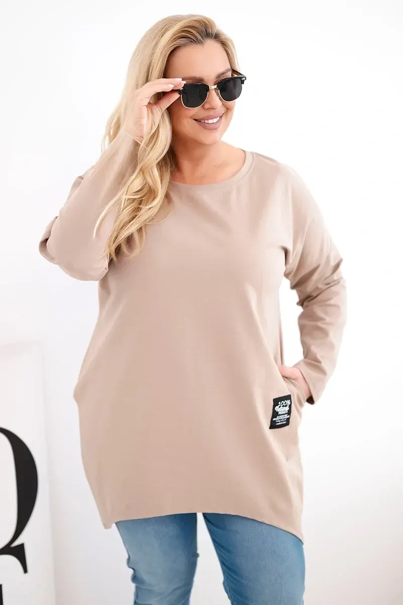 Plus-size blúzka s predĺženým chrbtom camel