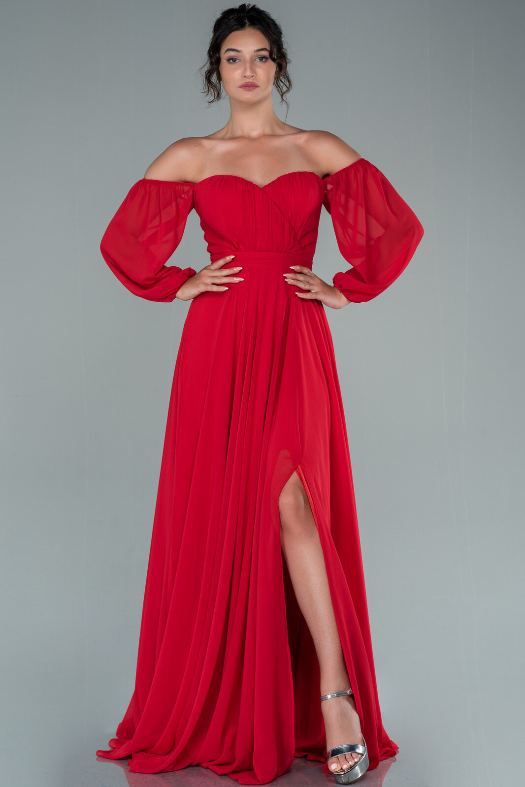 Abiyefon Červené spoločenské šaty spustené na ramená Veľkosť: XL