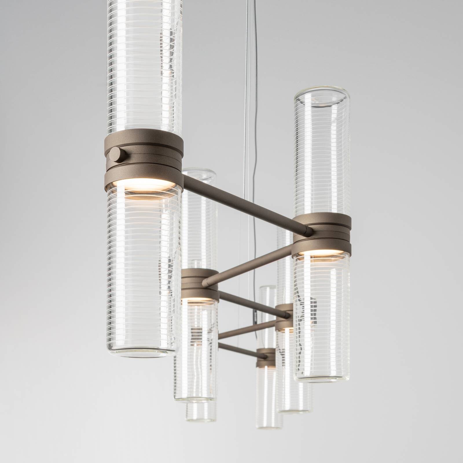 Artemide LED závesné svietidlo Zephyr Linear, bronzová, 160 cm, aplikácia