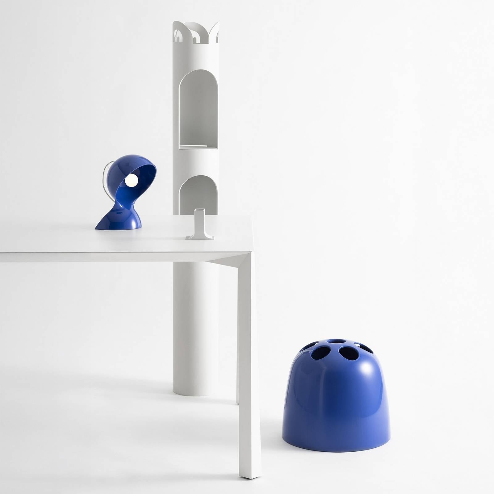 Stolová lampa Artemide Dalú, modrá, výška 26 cm, plast