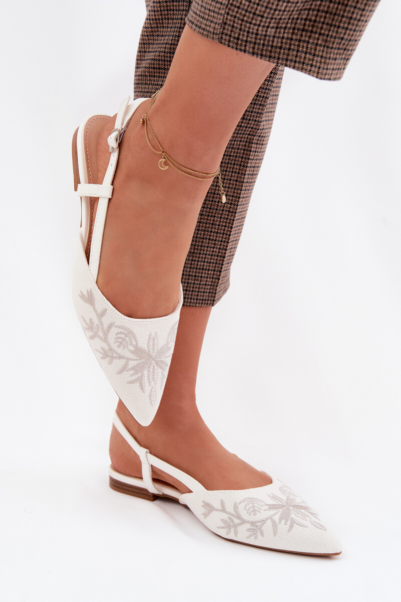 Dámske biele vyšívané sandále Grelia