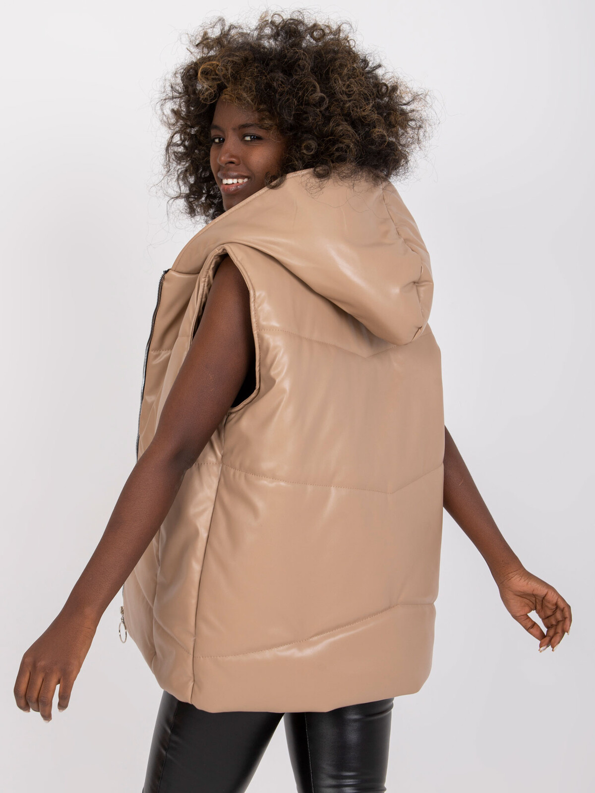 Béžová dámska vesta z eko kože