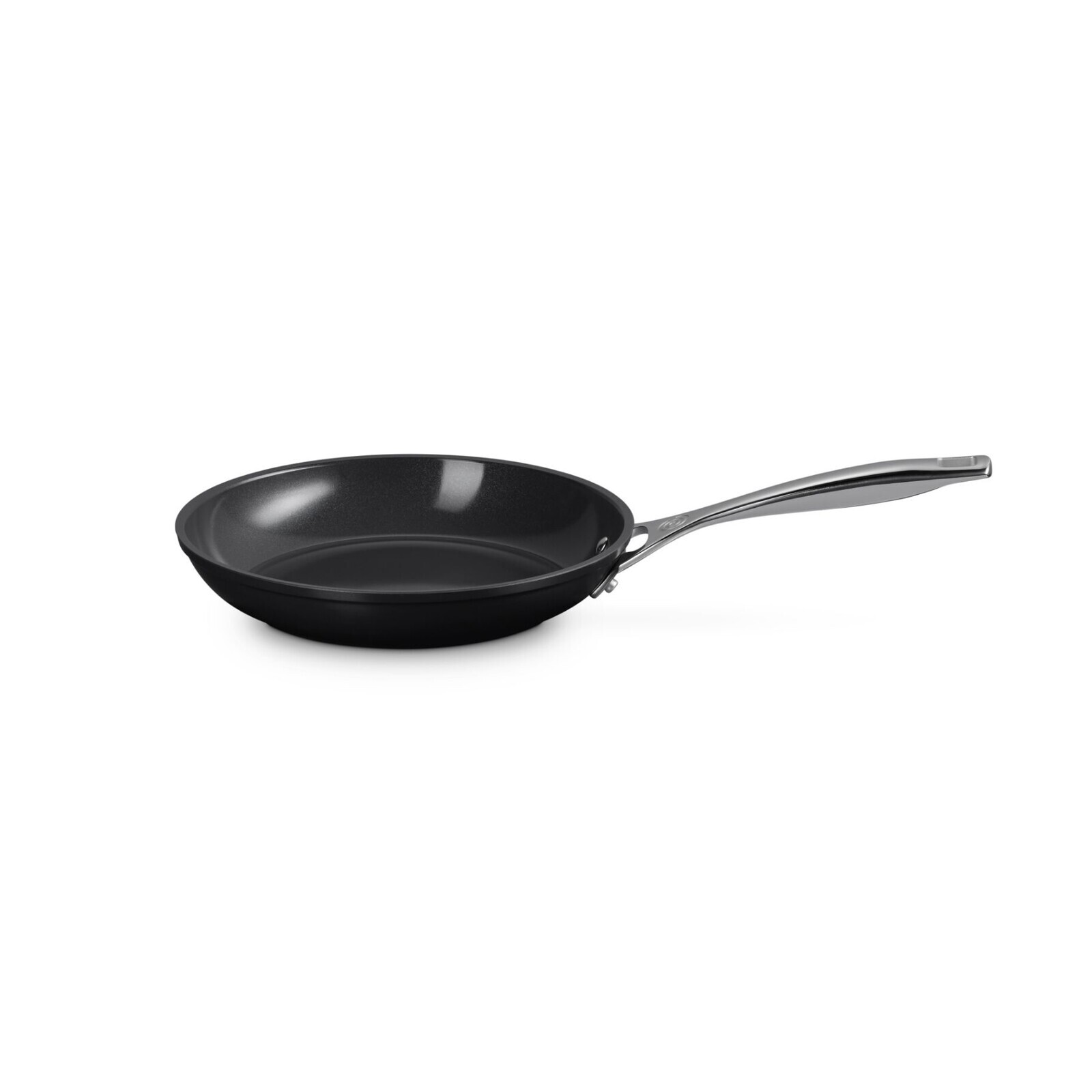 Nepriľnavá panvica ESSENTIAL 24 cm, čierna, hliník, Le Creuset