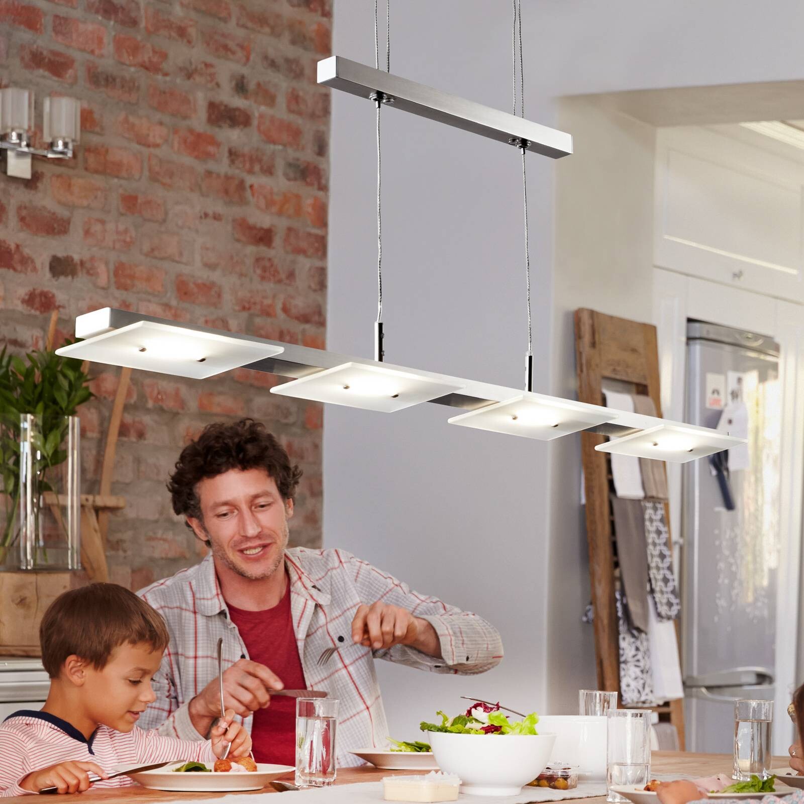 LED závesné svietidlo Dina, 4-pl., niklové, výškovo nastaviteľné, 3 000 K