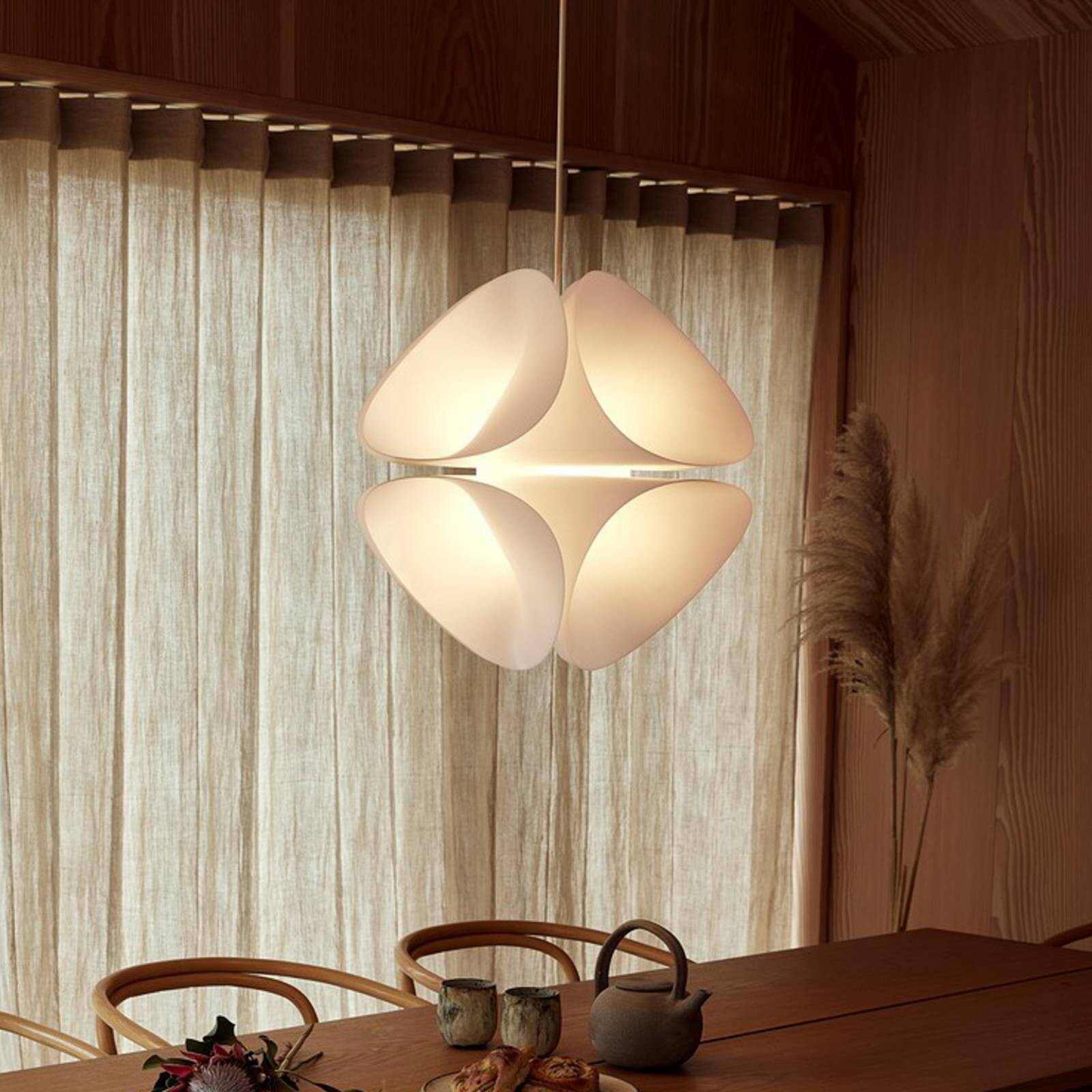 FRANDSEN Závesné svietidlo Nova, opálově bílé, Ø 52 cm, E14