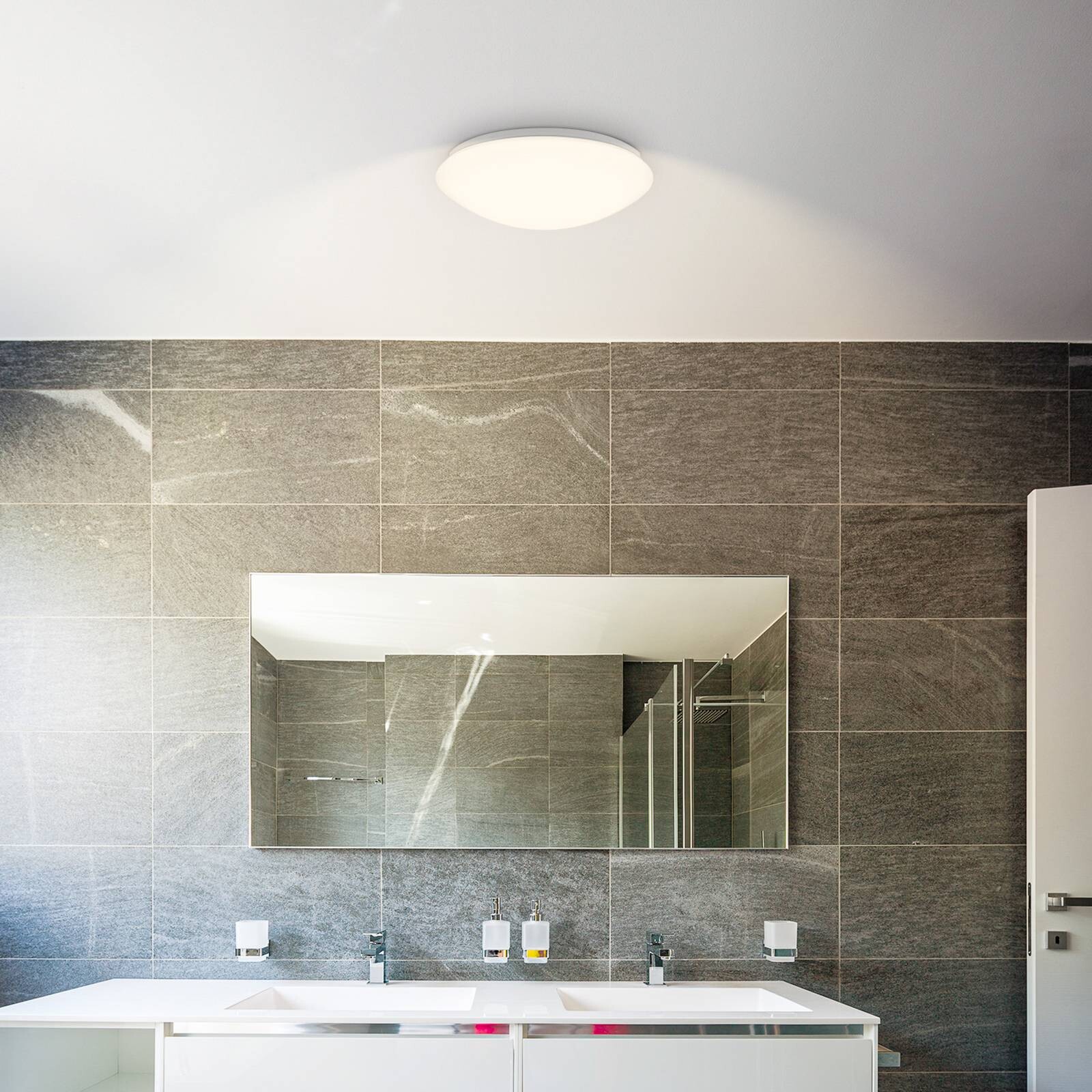 Stropné LED svetlo Elara, biele, Ø 29 cm, IP44, plast