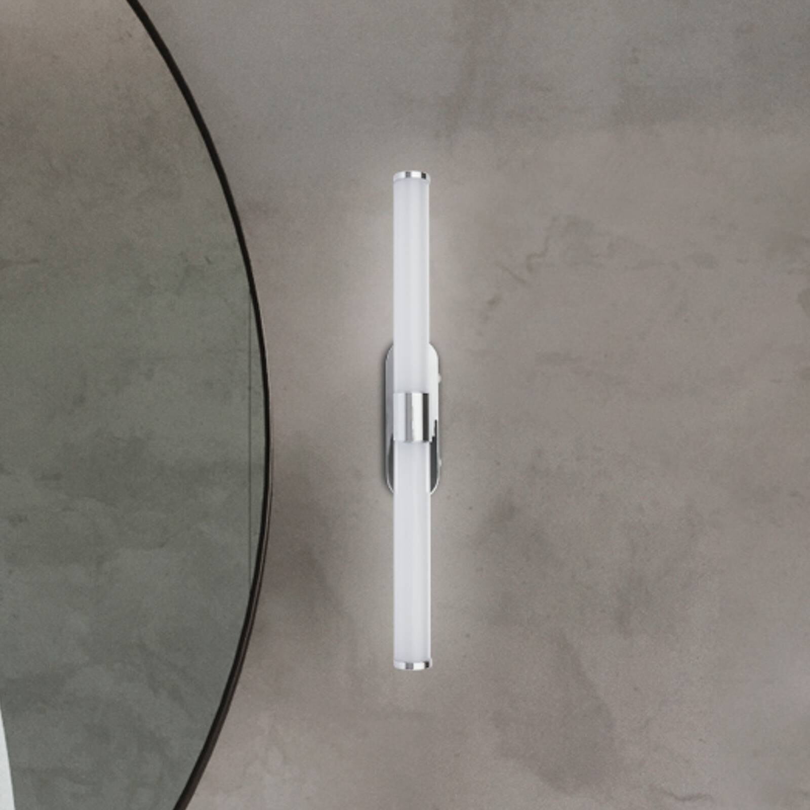 LED nástenné svetlo Runt, chróm, 4 000 K, IP44, dĺžka 40 cm