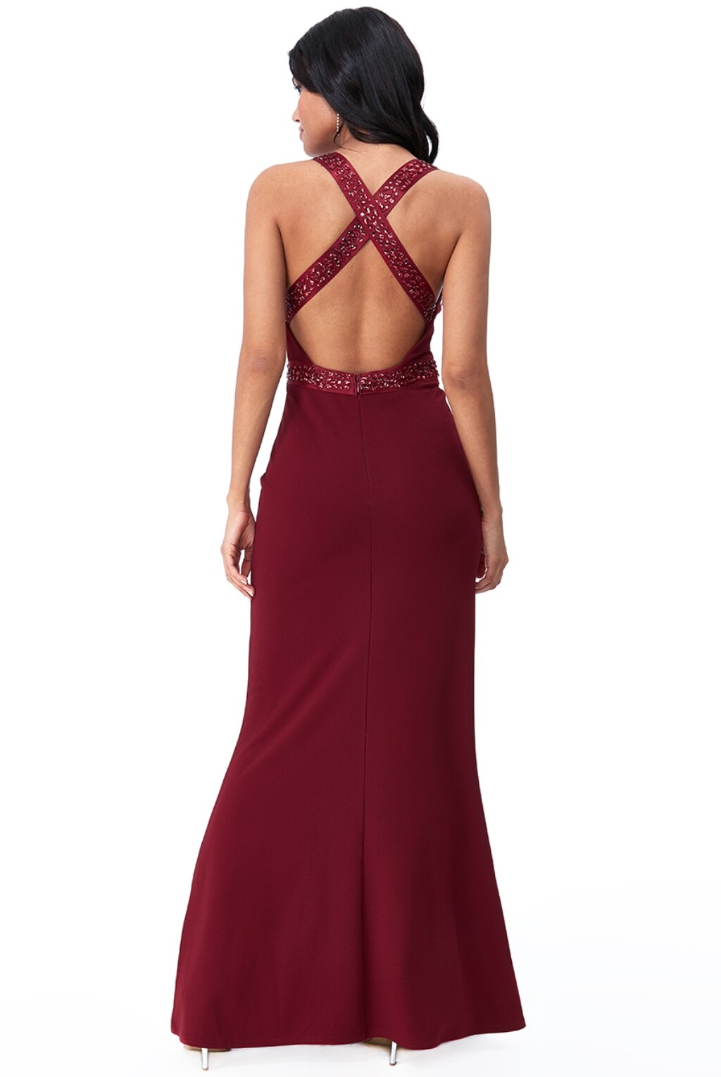 Poškodený tovar - Bordové spoločenské priliehavé šaty s kamienkami Veľkosť: S