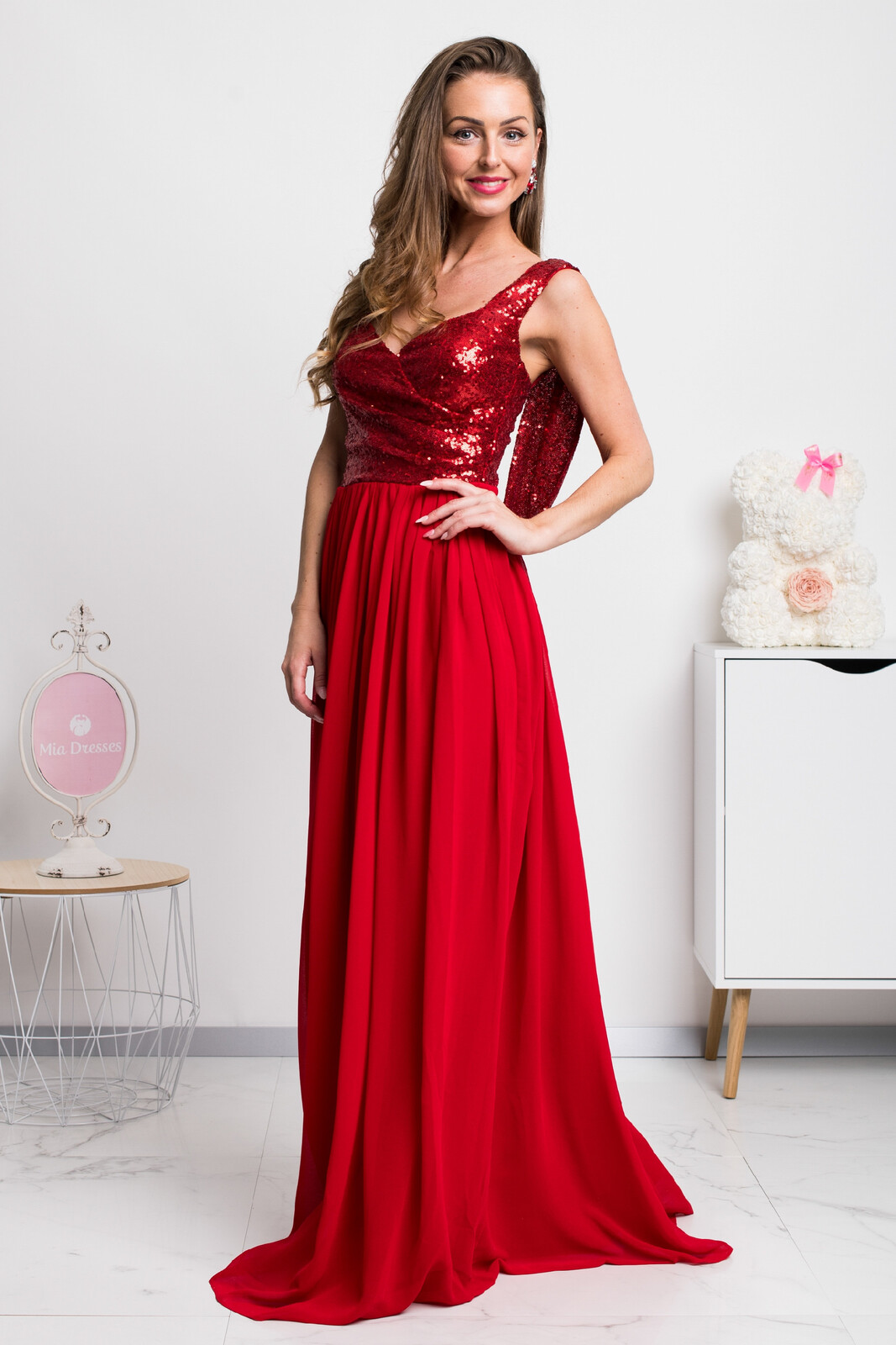 Poškodený tovar - Červené šifónové šaty s flitrami Veľkosť: M