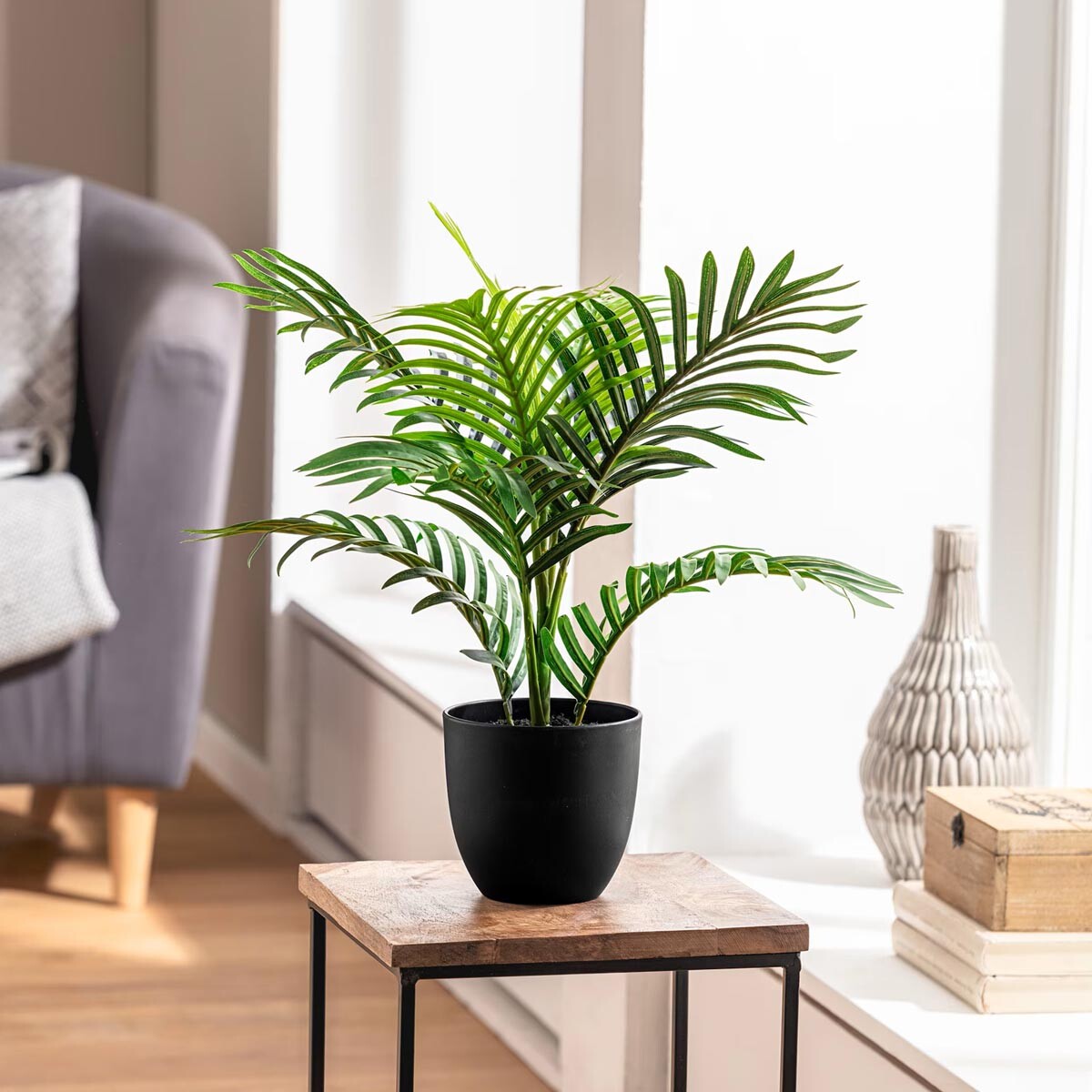 Umelá palma s kvetináčom