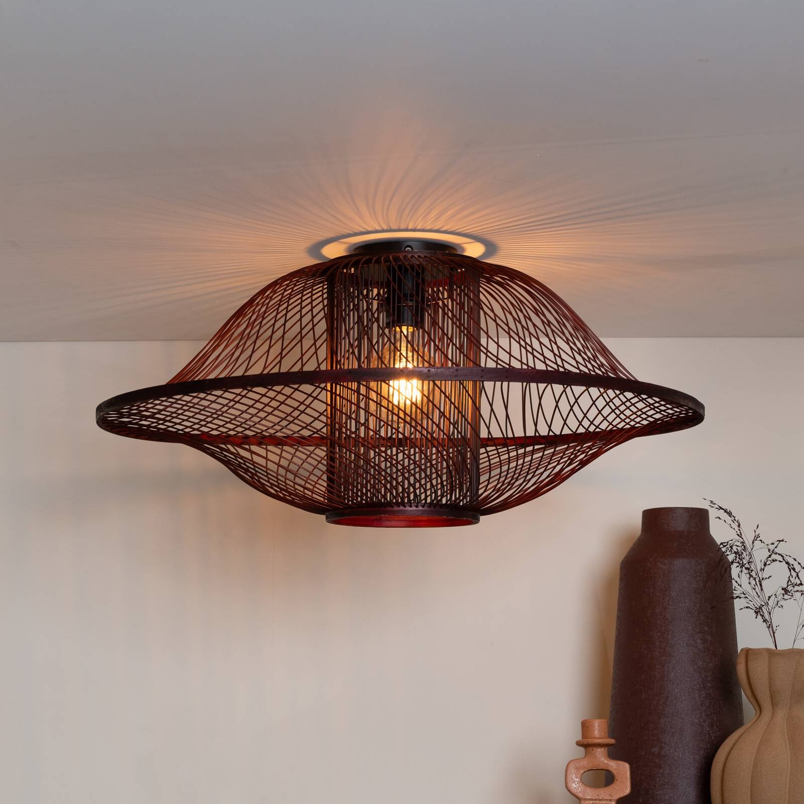 GOOD & MOJO Stropné svietidlo Maui, červené, Ø 70 cm, bambus, E27