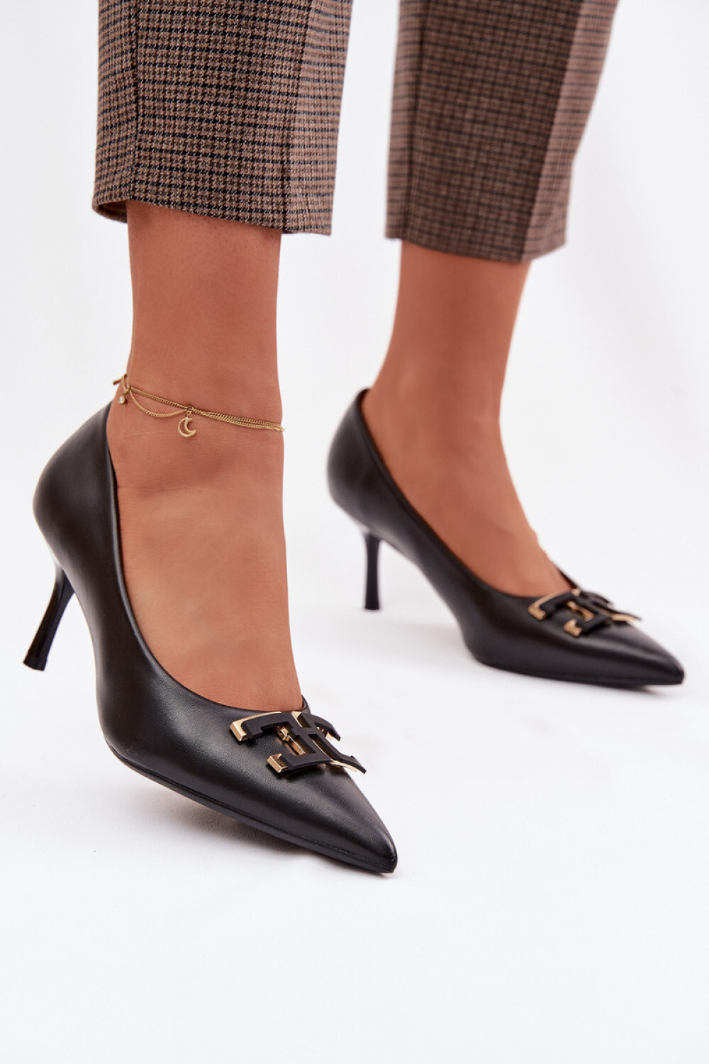 Lodičky s ihlovým podpätkom model 225605 Krok vo veľkom štýle 40