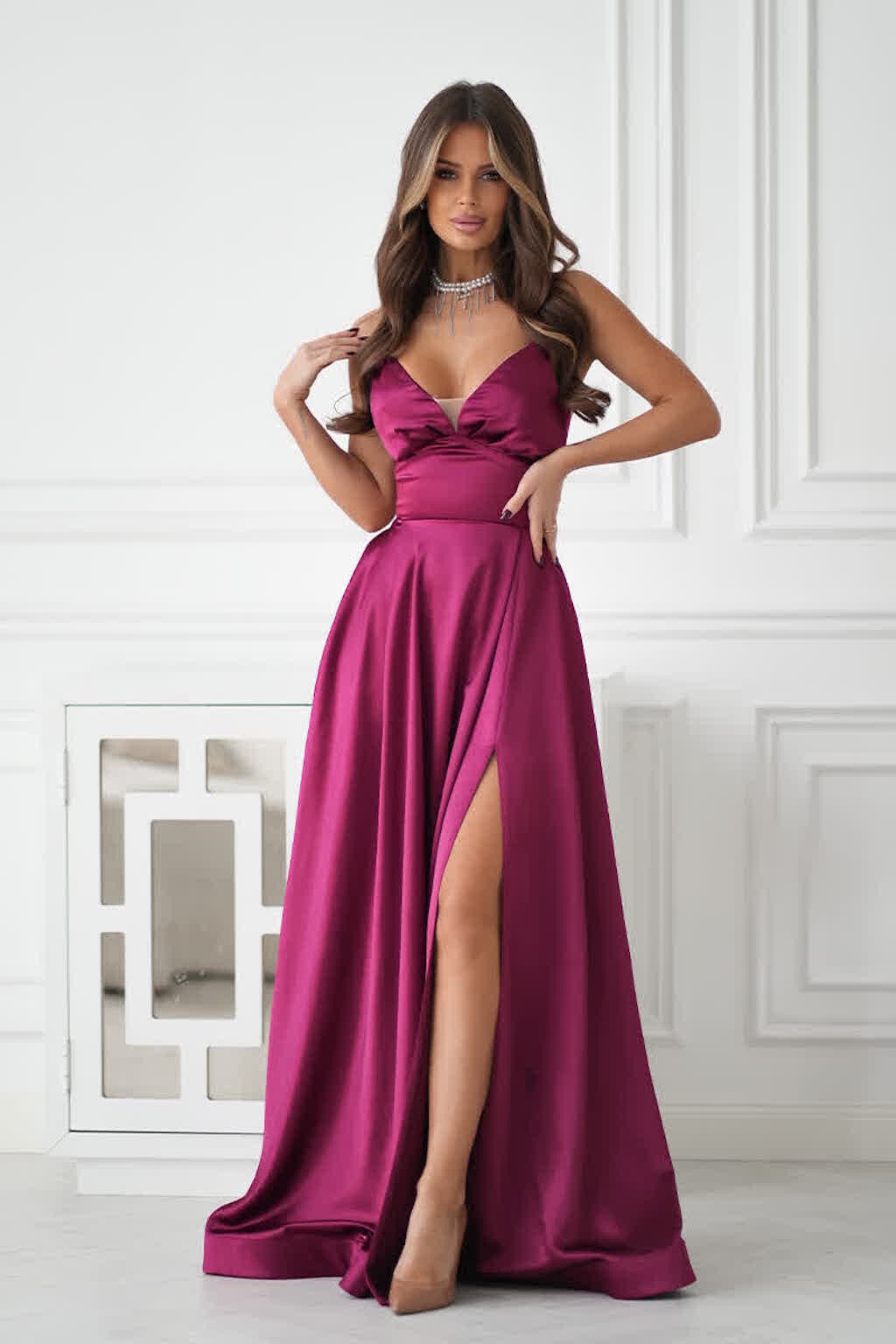 Bicotone Poškodený tovar - Bordové saténové šaty s rozparkom Veľkosť: XXL