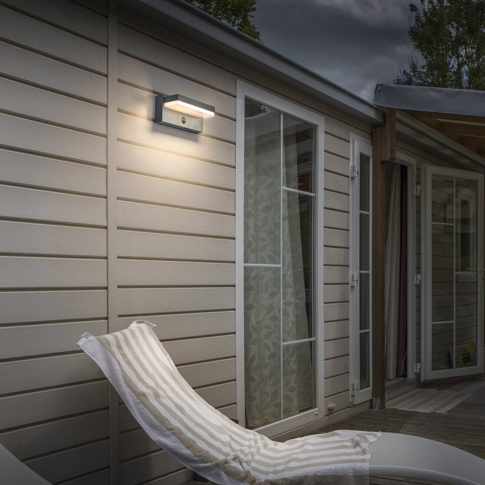 OSRAM solarna lampa ENDURA STYLE ROBUST sivá, senzor IP54 USB