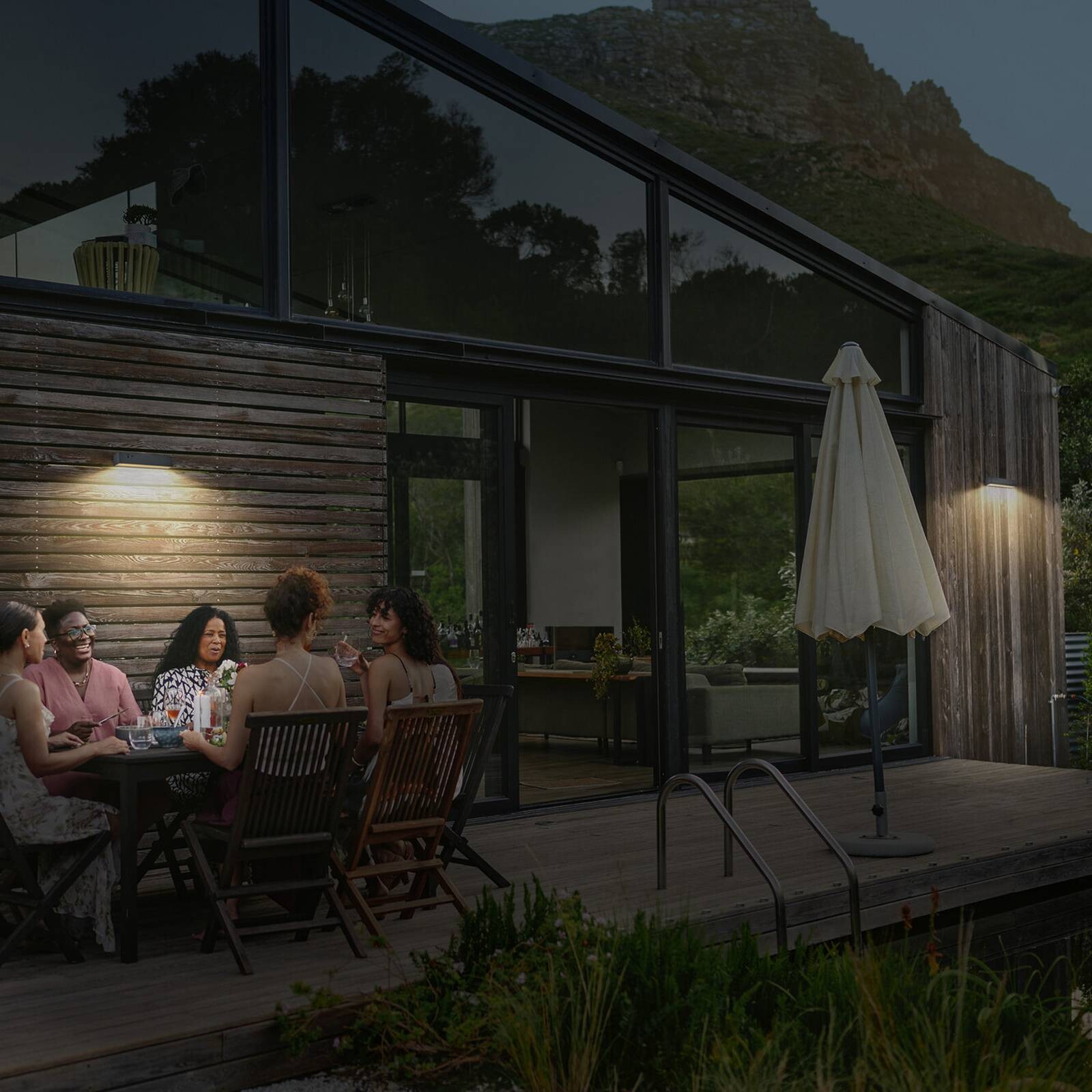 OSRAM solárne nástenné svetlo ENDURA STYLE SHORE, sivá, senzor, IP54