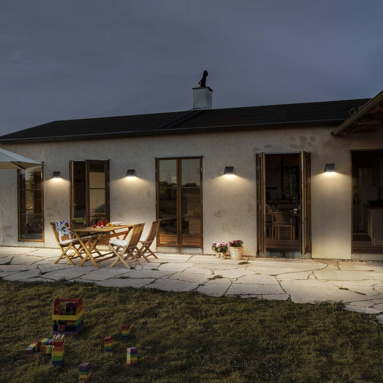 OSRAM solárne nástenné svetlo ENDURA STYLE FIN, sivá, senzor, IP54