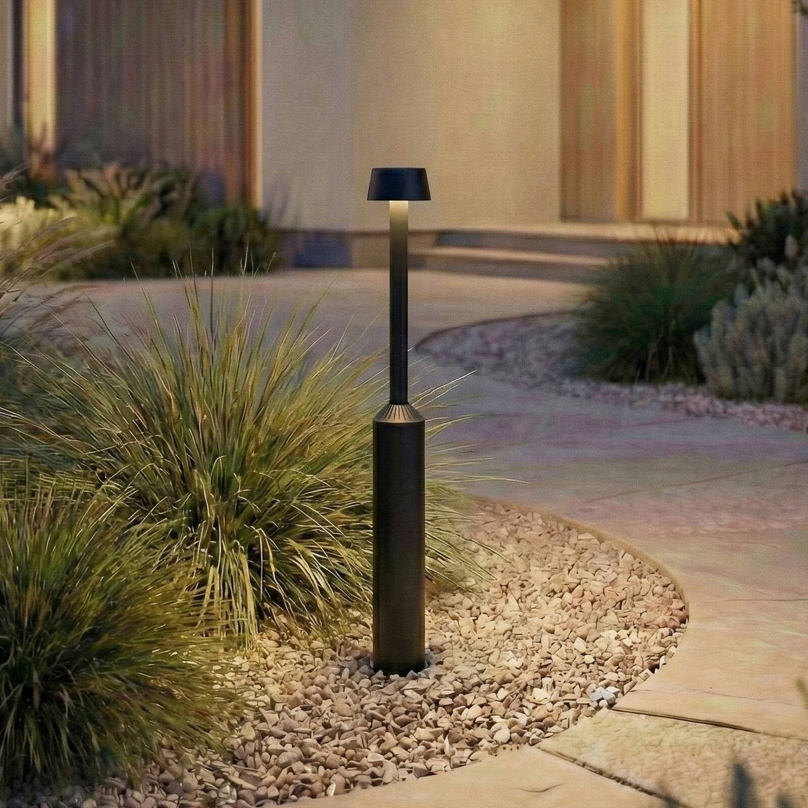 Lucande chodníkové LED svetlo Tareko, 90 cm, antracitová, IP65