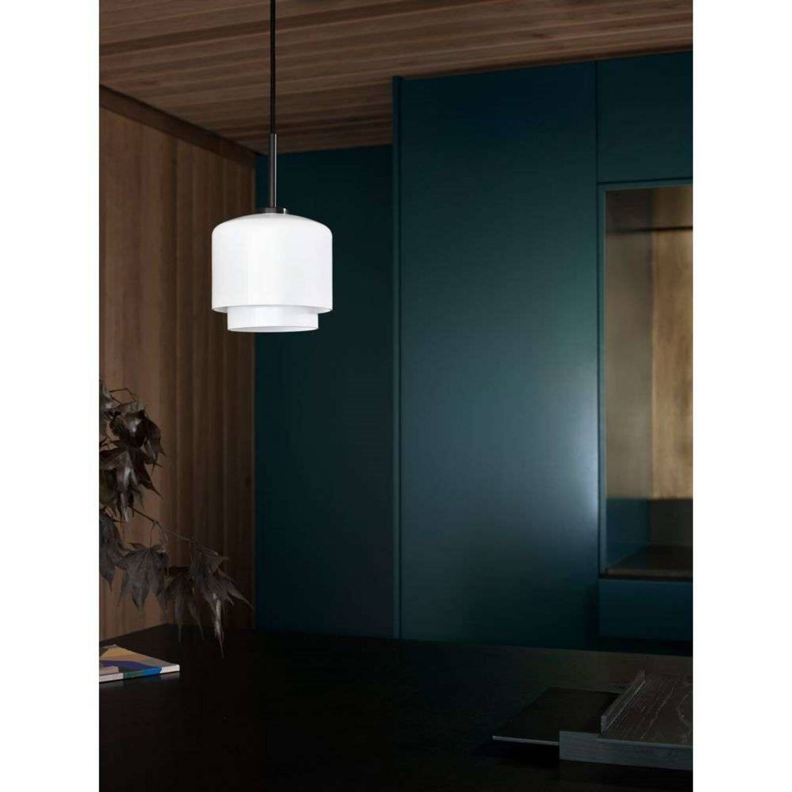 Svietidlo Megumi, Ø 18 cm, biela/čierna, opálové sklo