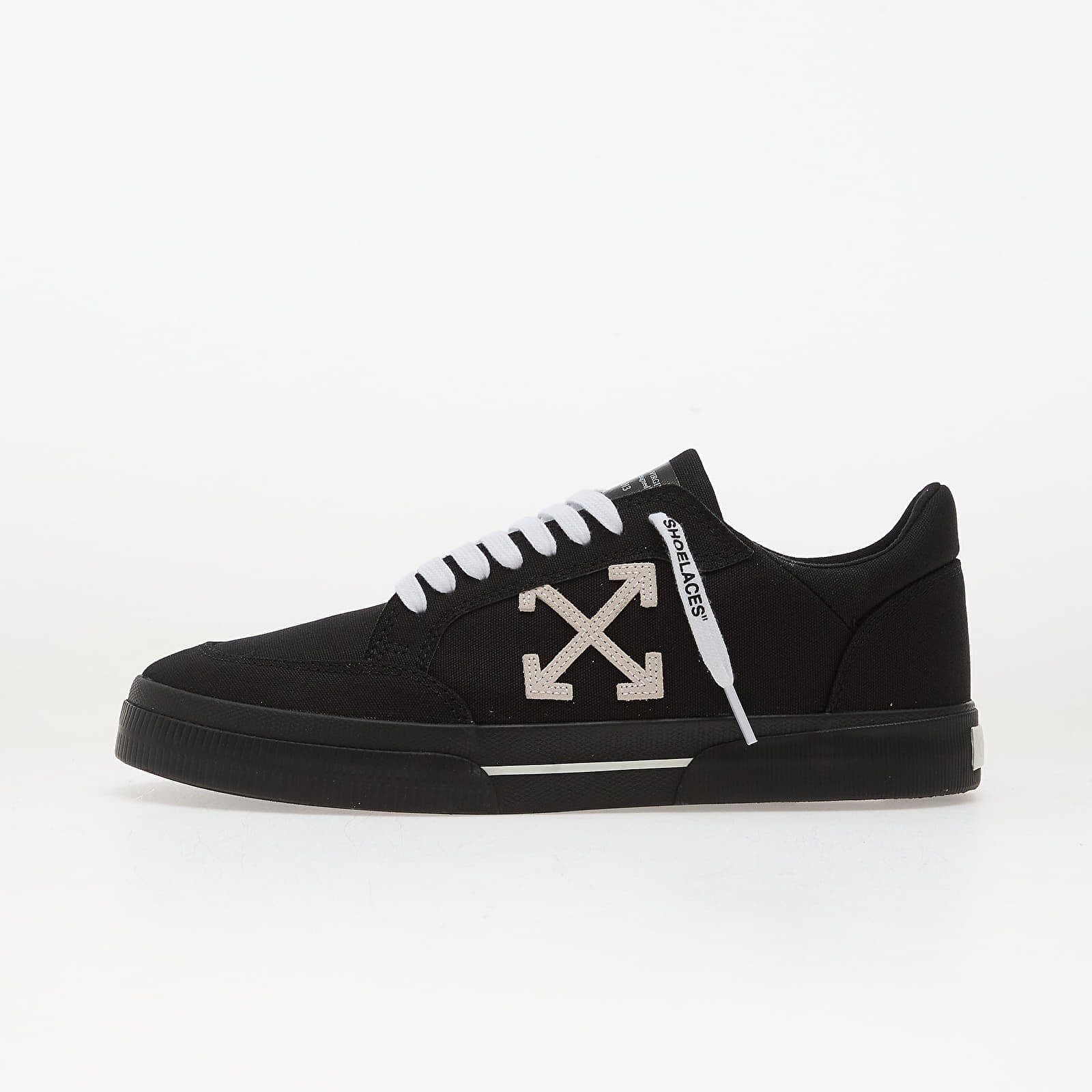 Tenisky Off-White M Vulc Low Canvas Black/ White EUR 45
