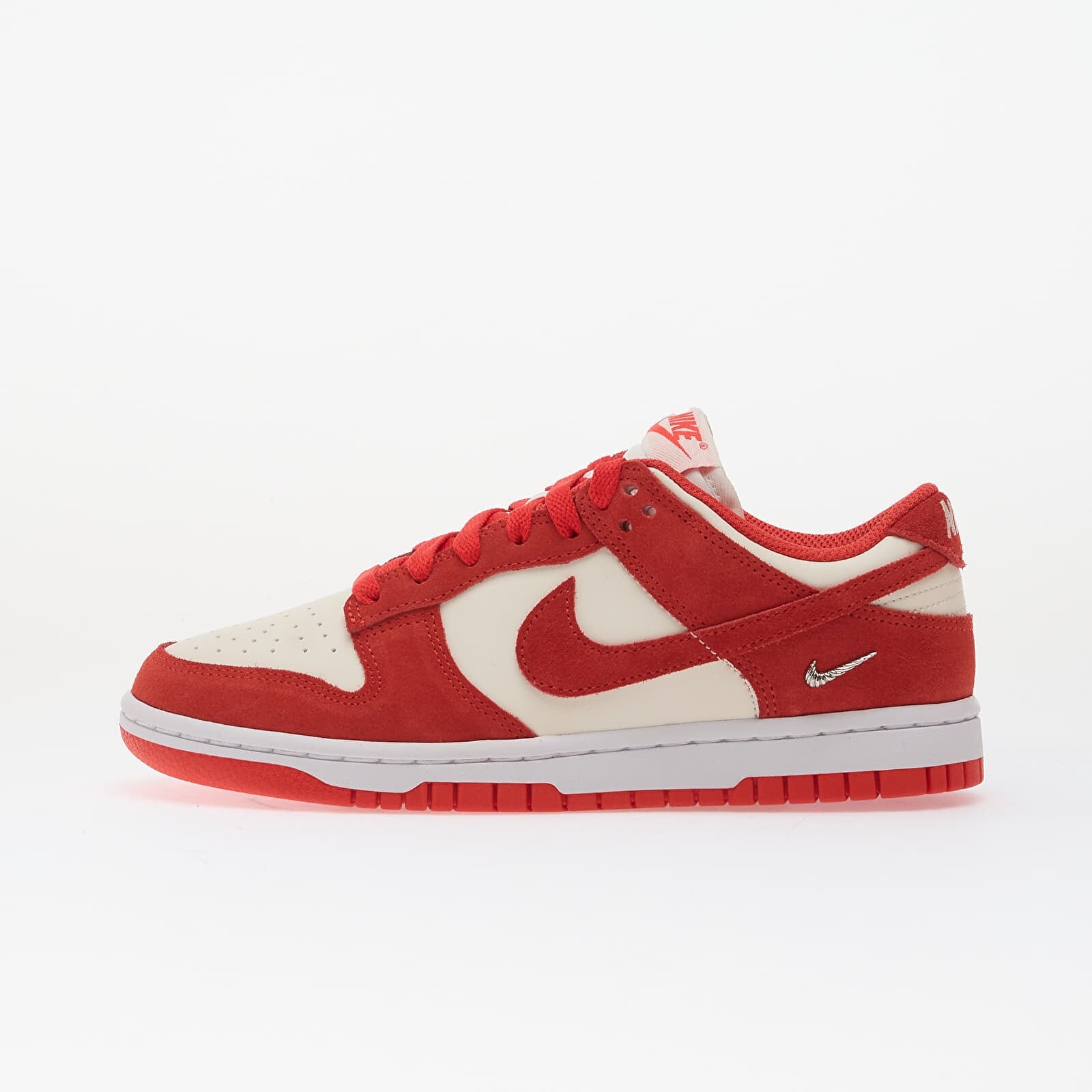 Tenisky Nike Dunk Low Sail/ Lt Crimson-White-Metallic Silver EUR 42
