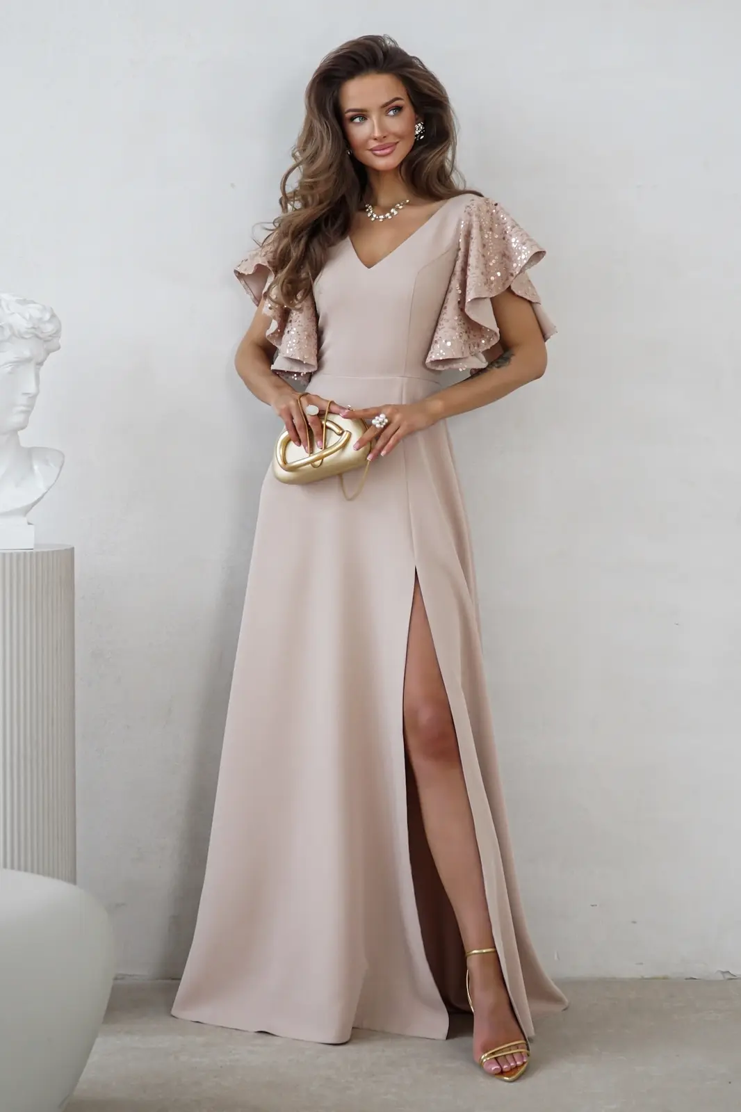 Warsaw Dress Béžové spoločenské šaty s flitrovanými rukávmi Veľkosť: XS