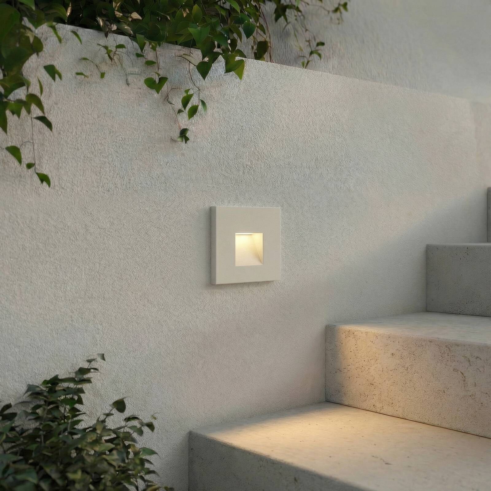 Lindby LED nástenná svietidlo Alune, biele, hranaté, 8x8cm, IP65