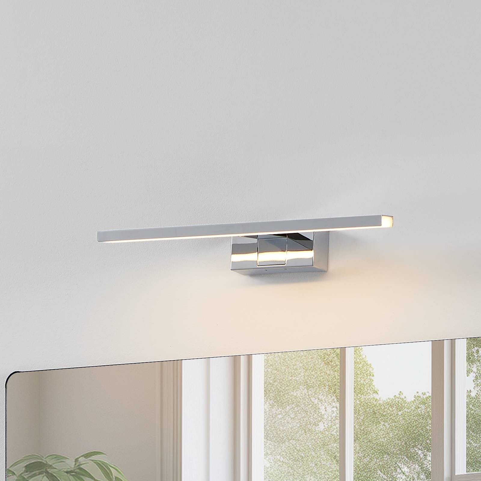 LED nástenné svetlo Conettilla, chrómová farba, šírka 40 cm IP44 CCT